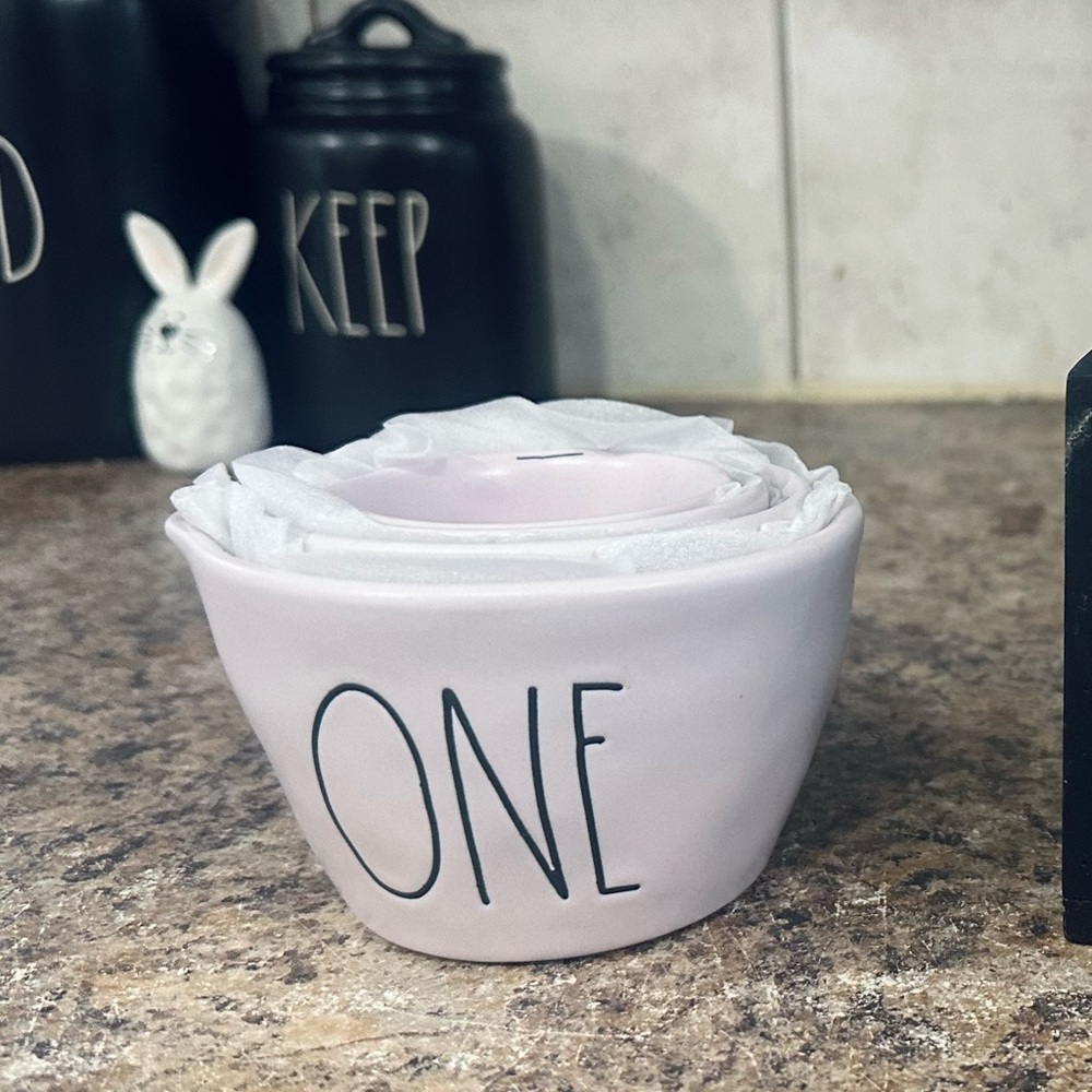 Rae Dunn lilac measuring cups
